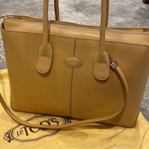 Tod's Tan Leather Tote Bag
